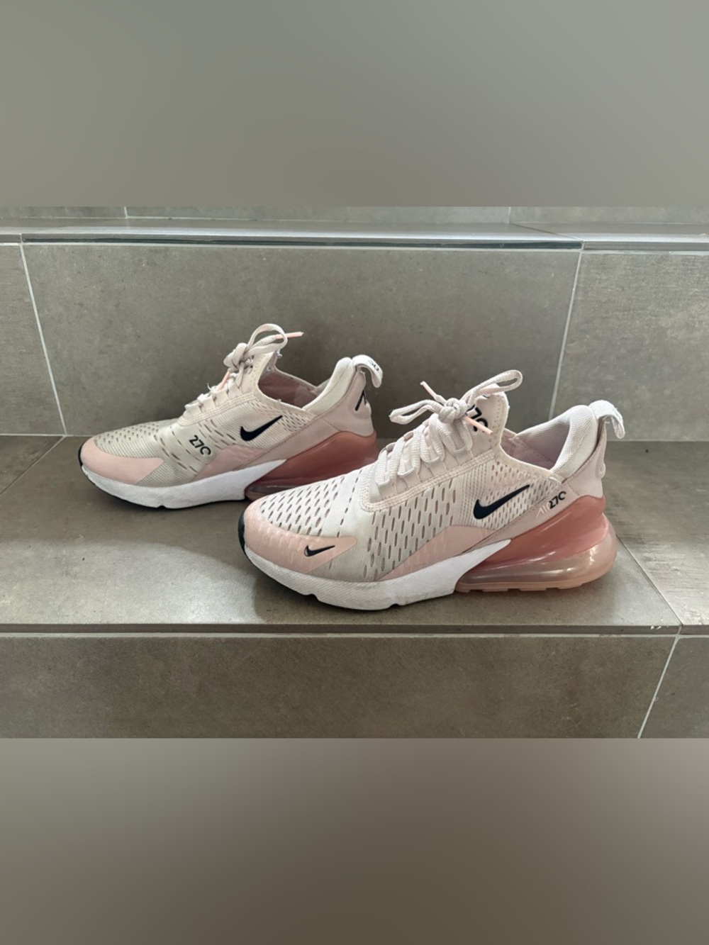 Nike Women’s Air Max 270 Soft Pink Sneakers Size 6.5 US - Picture 4 of 8